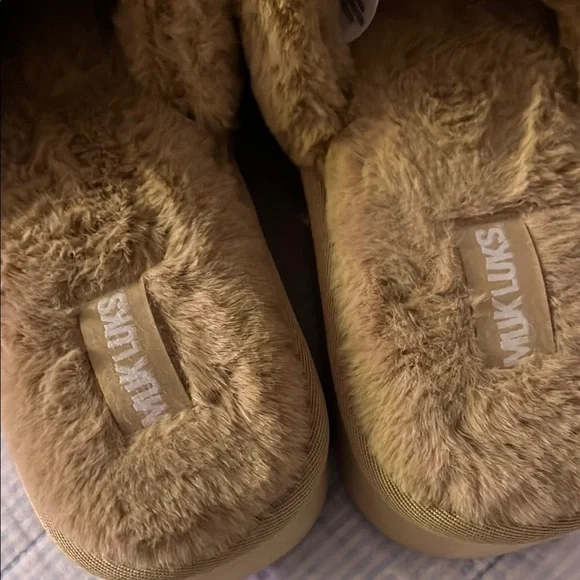 Muk Luks Women's Tan Fuzzy Slippers - Picture 2 of 4